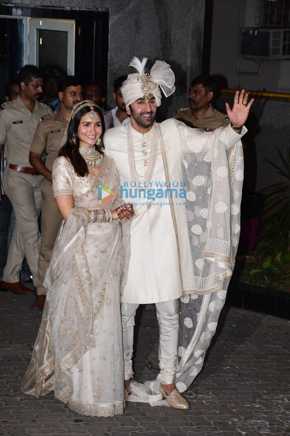 Photos: Ranbir Kapoor and Alia Bhatt greet media post their wedding Photos: Ranbir Kapoor and Alia Bhatt greet media post their wedding