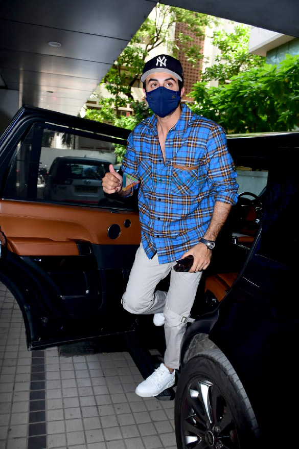 Photos: Ranbir Kapoor makes first appearance post his wedding with Alia Bhatt in Andheri