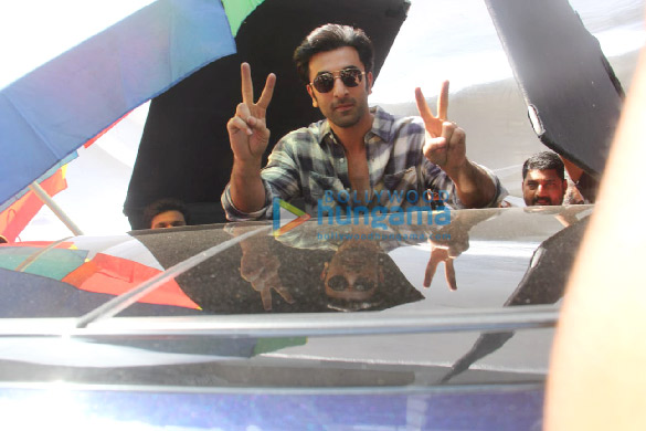 Photos: Ranbir Kapoor spotted on location for a shoot