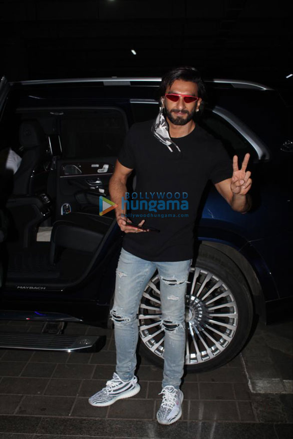 Photos: Ranveer Singh arrives in Mumbai from Delhi after Rocky Aur Rani Ki Prem Kahani shoot