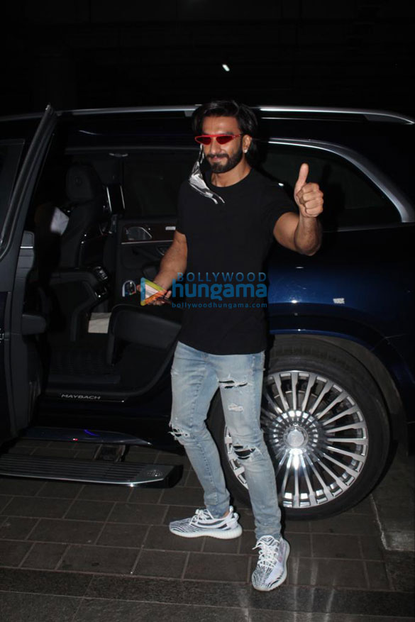 photos ranveer singh arrives in mumbai from delhi after rocky aur rani ki prem kahani shoot 2
