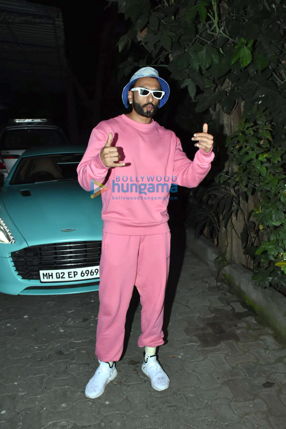 photos ranveer singh snapped at a dubbing studio in bandra 2 3