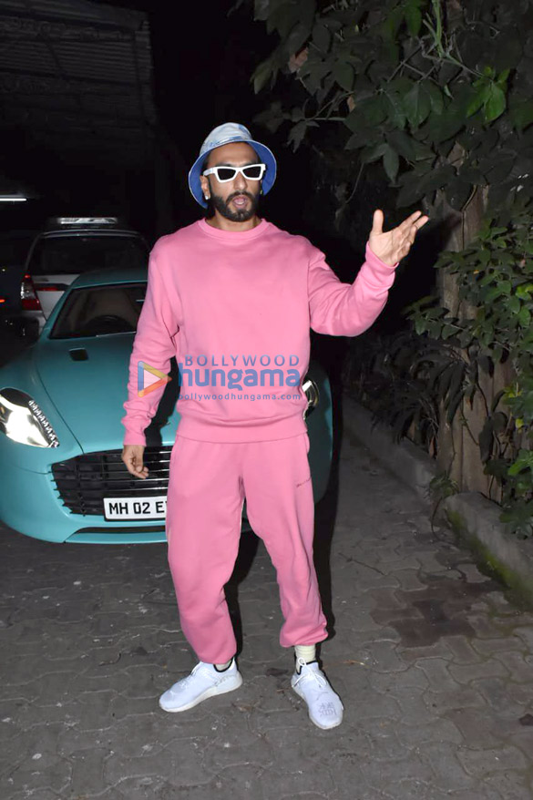 photos ranveer singh snapped at a dubbing studio in bandra 5 3
