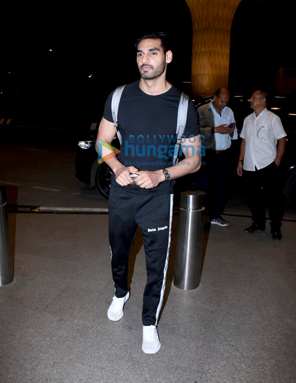 photos rashmika mandanna athiya shetty and ahan shetty snapped at the airport 3