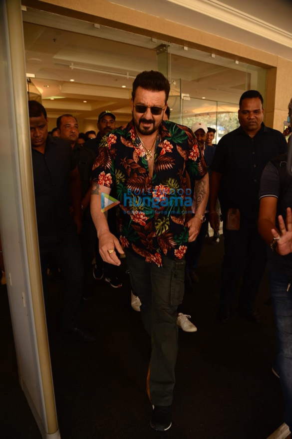 photos sanjay dutt spotted during the promotions of kgf chapter at jw marriott in mumbai 6