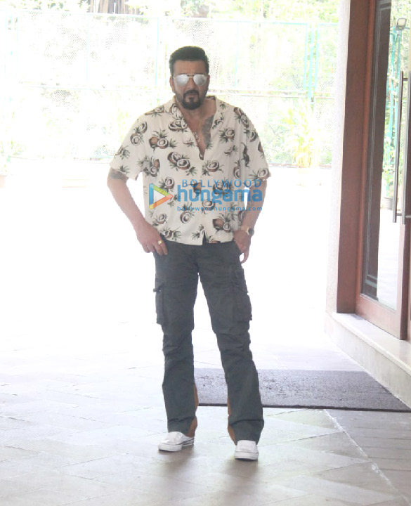 photos sanjay dutt spotted in khar 3