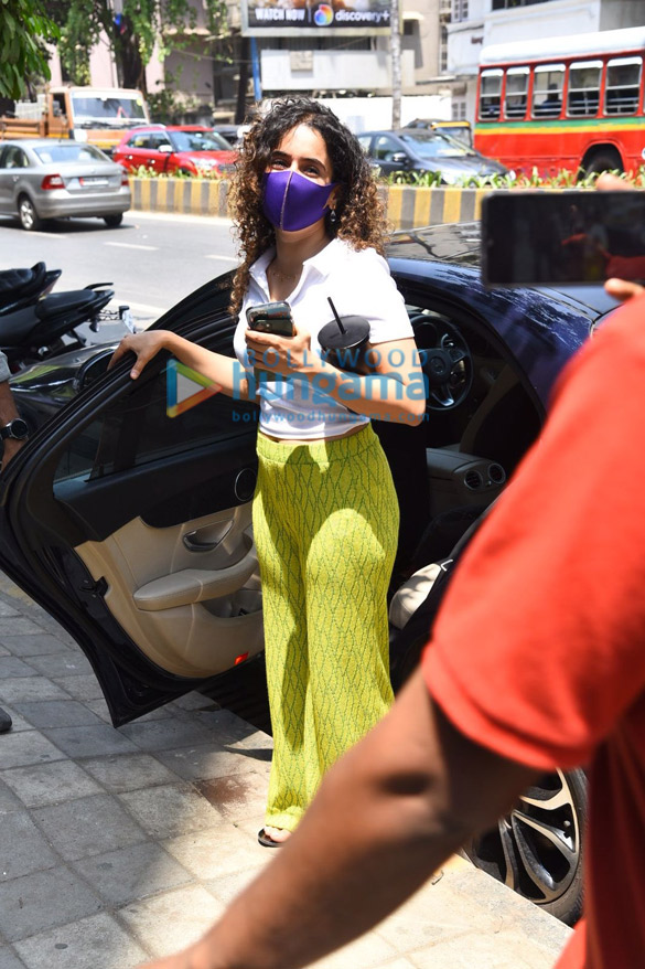 photos sanya malhotra snapped in santacruz 2