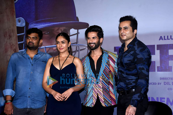 Photos: Shahid Kapoor and Mrunal Thakur snapped at the second trailer launch of Jersey Photos: Shahid Kapoor and Mrunal Thakur snapped at the second trailer launch of Jersey