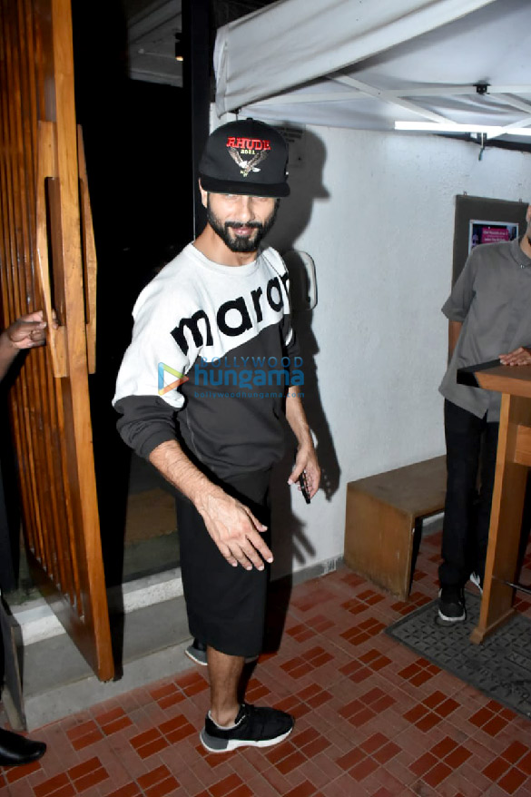 photos shahid kapoor snapped at izumi in bandra 2
