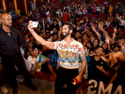 Photos: Shahid Kapoor spotted with students at N.M. college while promoting his film Jersey