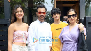 Photos: Shanaya Kapoor and her family snapped at Mizu in Bandra