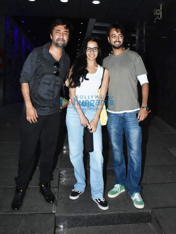 photos shraddha kapoor siddhanth kapoor and others snapped at game palacio in bandra 1
