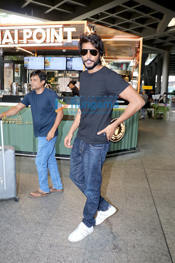 photos sidharth malhotra rashmika mandanna athiya shetty and others snapped at the airport 5