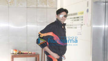 Photos: Sidharth Malhotra spotted in Santacruz