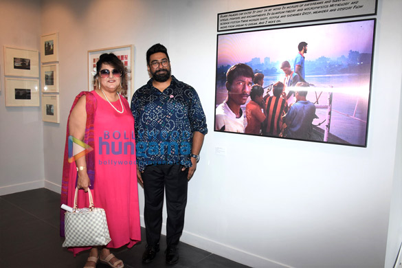 photos sonakshi sinha displays her artwork at the house of creativity inaugural show2 5