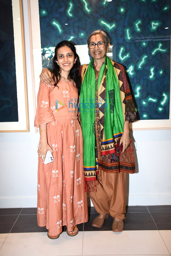 photos sonakshi sinha displays her artwork at the house of creativity inaugural show2 8