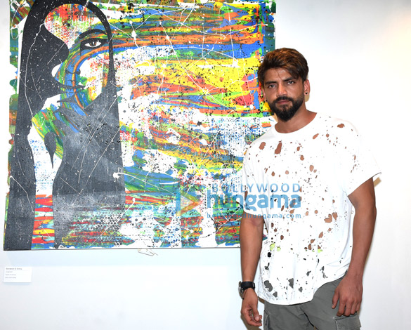 photos sonakshi sinha displays her artwork at the house of creativity inaugural show2 9