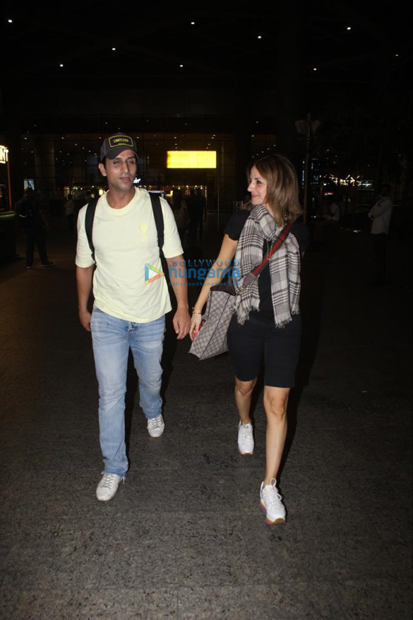 Photos: Sussanne Khan and Arslan Goni spotted together at the airport Photos: Sussanne Khan and Arslan Goni spotted together at the airport