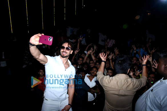 photos tiger shroff snapped promoting his film heropanti 2 2