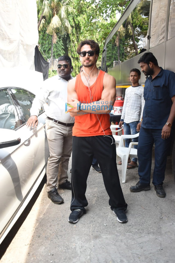 Photos: Amidst Heropanti 2 promotions, Tiger Shroff spotted at Filmistan Studios