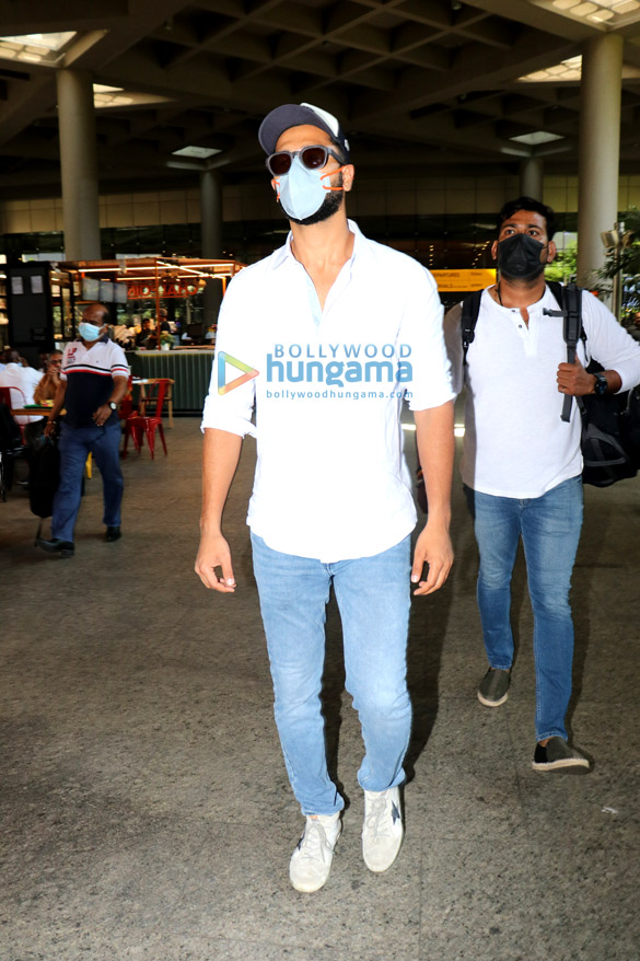 photos urvashi rautela madhuri dixit rashmika mandanna and others snapped at the airport1 2 2