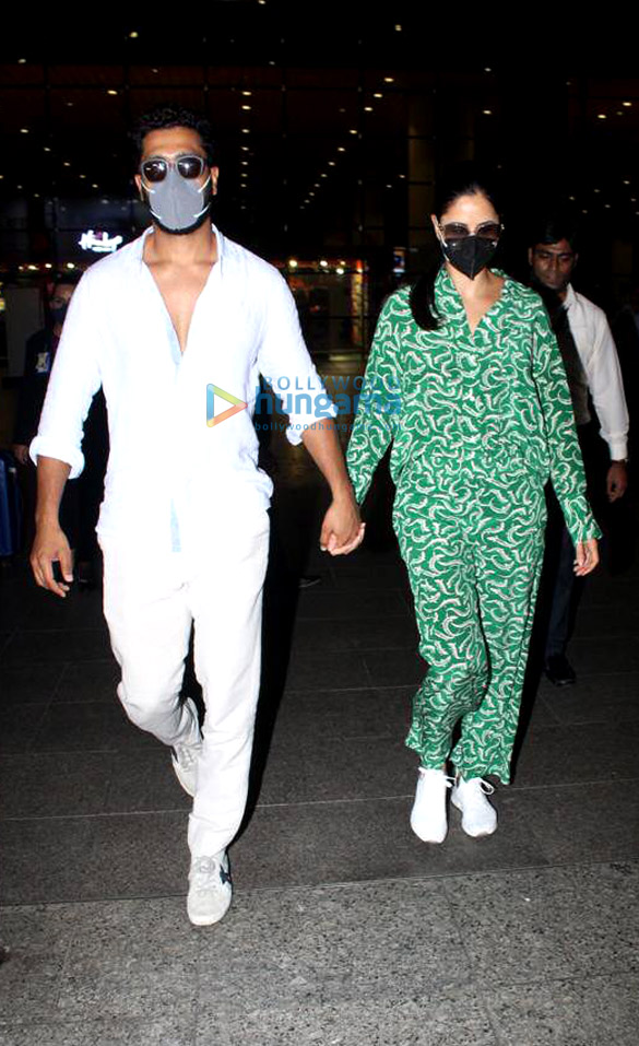 photos vicky kaushal and katrina kaif snapped at the airport 2