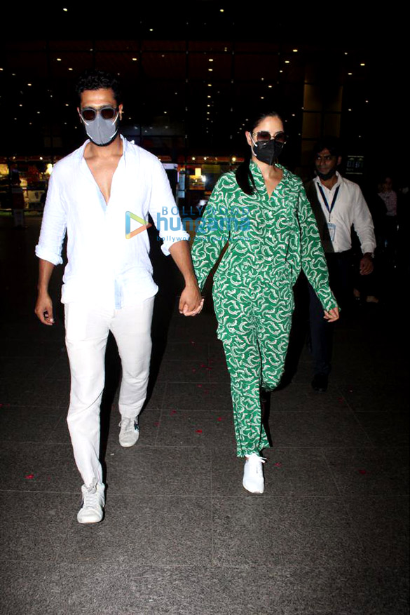 photos vicky kaushal and katrina kaif snapped at the airport 4