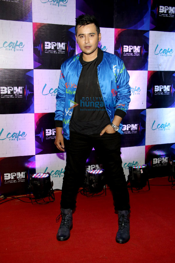 photos vindu dara singh deepshikha jaan kumar sanu among others snapped at bpm lounge bar launch in mumbai 13