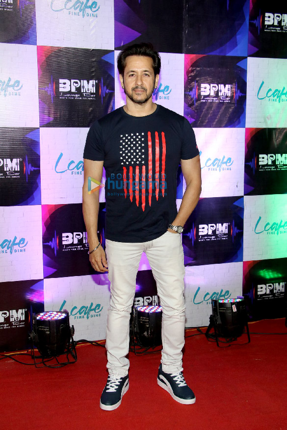 photos vindu dara singh deepshikha jaan kumar sanu among others snapped at bpm lounge bar launch in mumbai 18