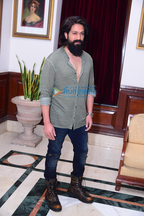 photos yash sanjay dutt raveena tandon srinidhi shetty and ritesh sidhwani promote k g f chapter 2 in delhi 3