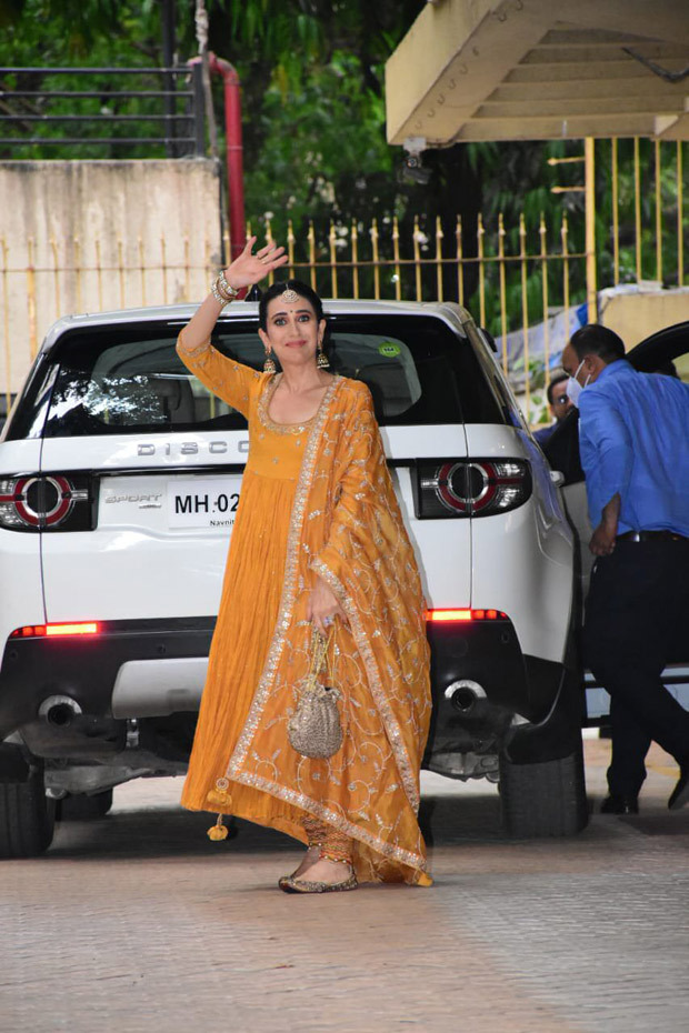 Ranbir Kapoor-Alia Bhatt Wedding: Karisma Kapoor shares first picture from mehendi ceremony