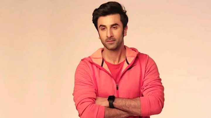 Check out the BTS pictures of Ranbir Kapoor shooting for the latest Oppo ad  : Bollywood News - Bollywood Hungama