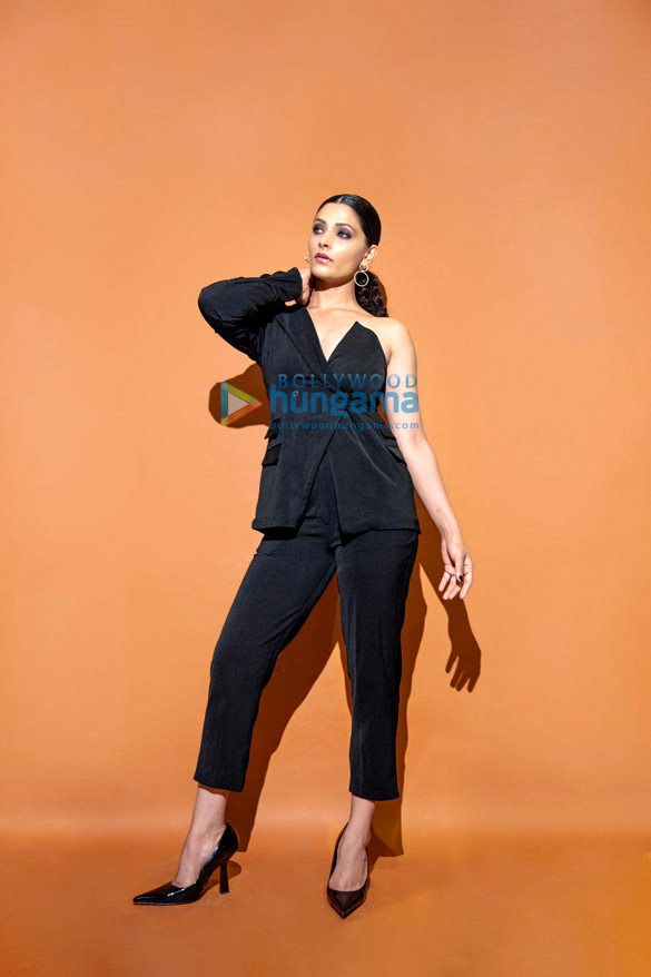 saiyami kher 2 8