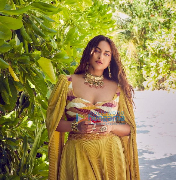 sonakshi sinha 1 63