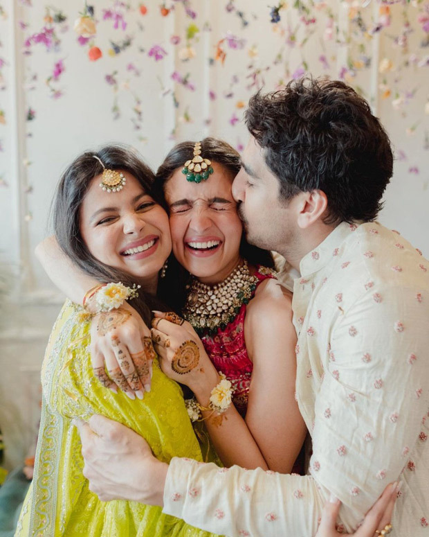 Ranbir Kapoor-Alia Bhatt Wedding: Ranbir carries Rishi Kapoor's photo, dances with Alia, Neetu, Kareena, Karisma, Riddhima at mehendi ceremony 