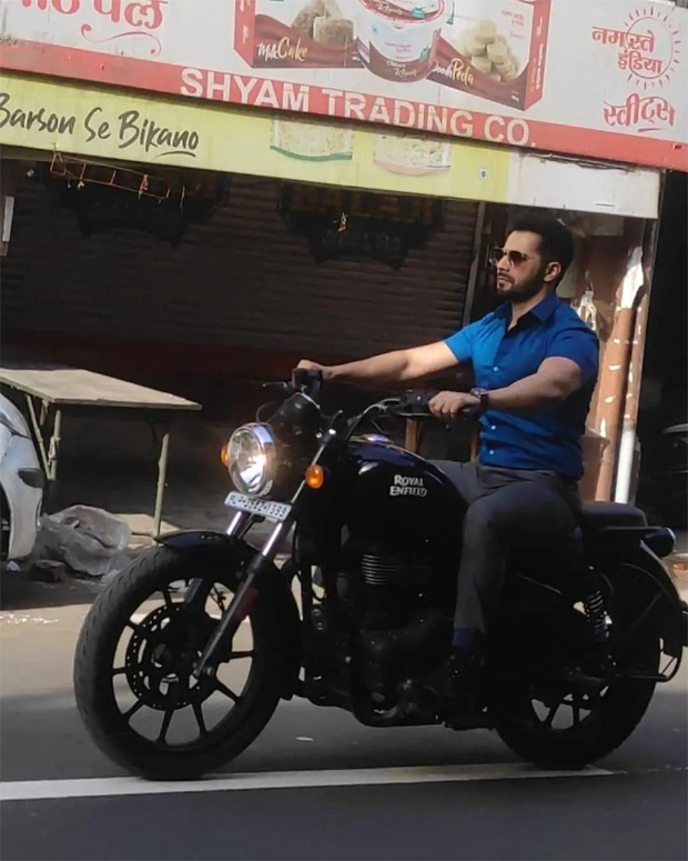 Varun Dhawan drives a Royal Enfield bike in Kanpur on the sets of Bawaal, see leaked photos and videos 