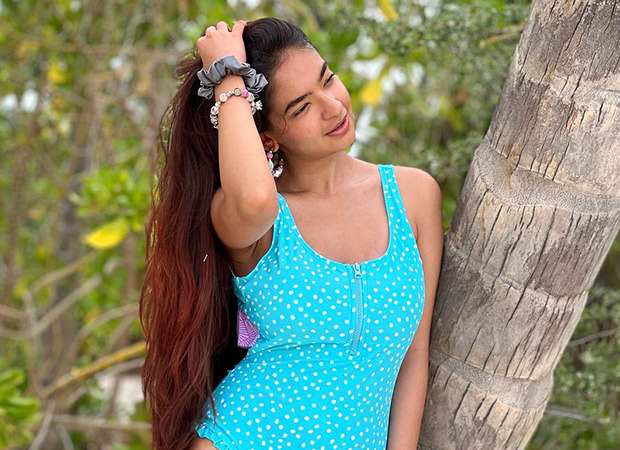 Anushka Sen Sizzles In A Hot Blue Monokini From Her Maldives Vacation Bollywood News 2015