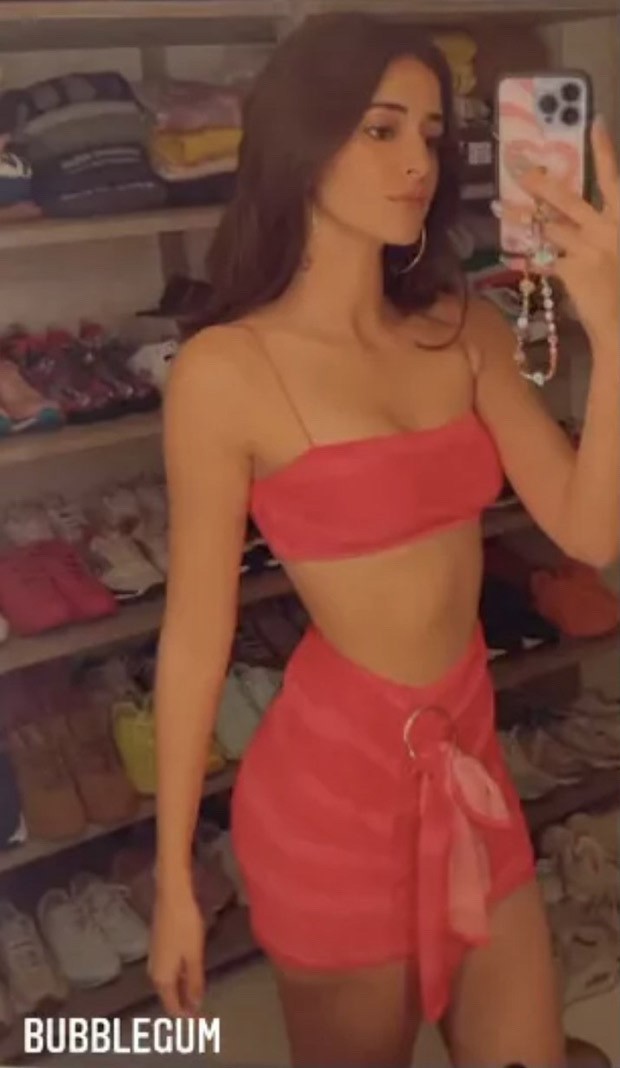 Ananya Panday amps up the glam quotient in pink bralette and mini skirt worth Rs. 2,250 for her dinner date with Shanaya Kapoor and Janhvi Kapoor Ananya Panday amps up the glam quotient in pink bralette and mini skirt worth Rs. 2,250 for her dinner date with Shanaya Kapoor and Janhvi Kapoor