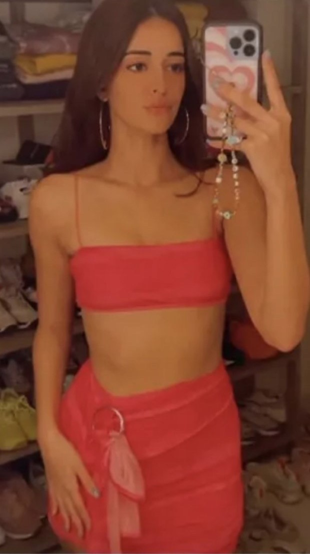 Ananya Panday amps up the glam quotient in pink bralette and mini skirt worth Rs. 2,250 for her dinner date with Shanaya Kapoor and Janhvi Kapoor Ananya Panday amps up the glam quotient in pink bralette and mini skirt worth Rs. 2,250 for her dinner date with Shanaya Kapoor and Janhvi Kapoor