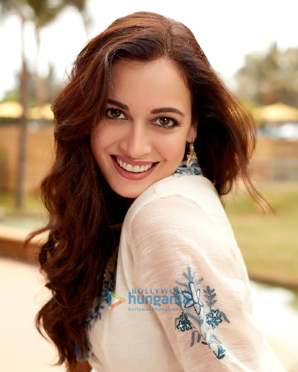 dia mirza 4 8