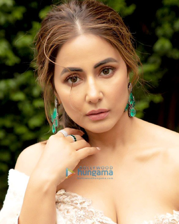 hina khan 8 4