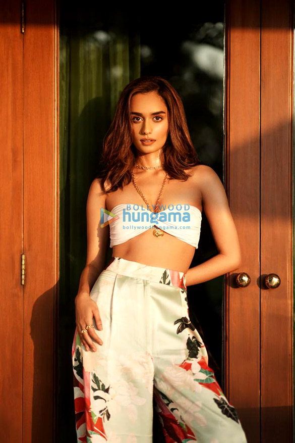 manushi chhillar 4 10