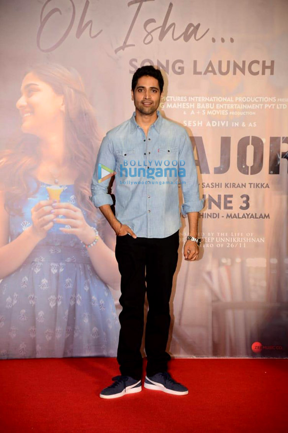 photos adivi sesh saiee manjrekar and others snapped at the launch of the new song from their film major 2