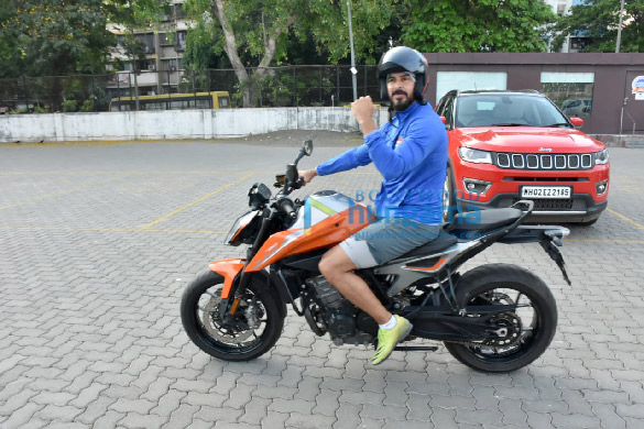 photos ahan shetty dino morea shashank khaitan and others snapped during a football match in bandra 7