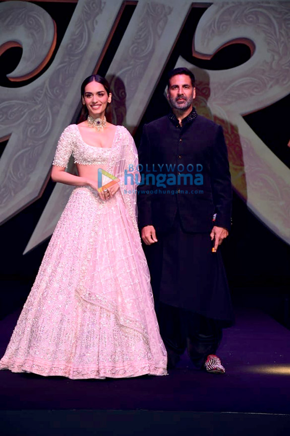 Photos: Akshay Kumar and Manushi Chhillar grace the trailer launch of Prithviraj at YRF studio Photos: Akshay Kumar and Manushi Chhillar grace the trailer launch of Prithviraj at YRF studio
