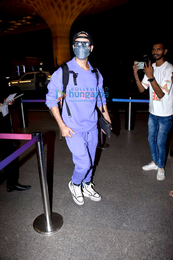 photos alia bhatt shahid kapoor saiee manjrekar and others snapped at the airport 2