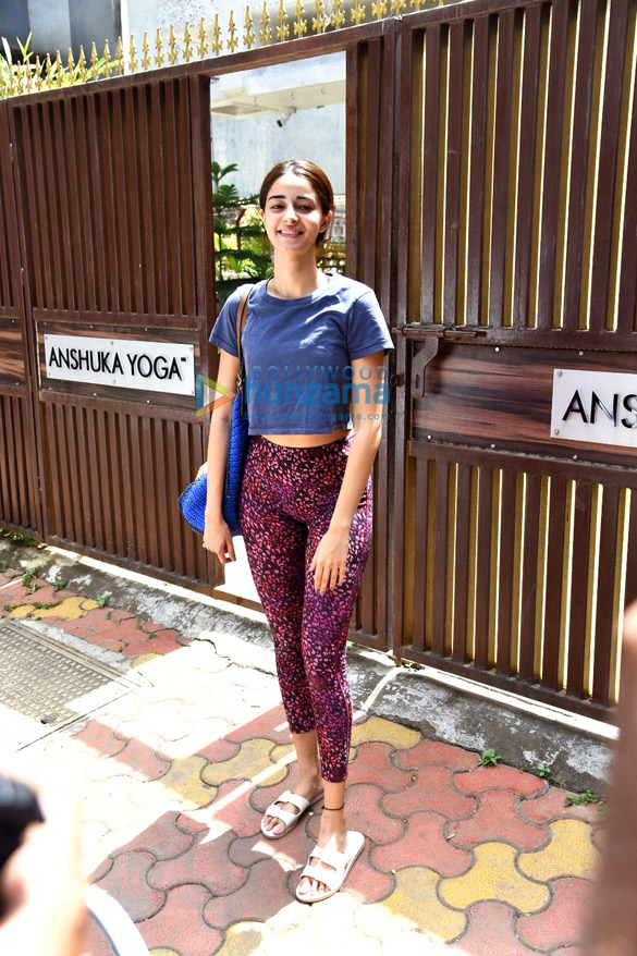photos ananya panday snapped after her yoga class in bandra 1