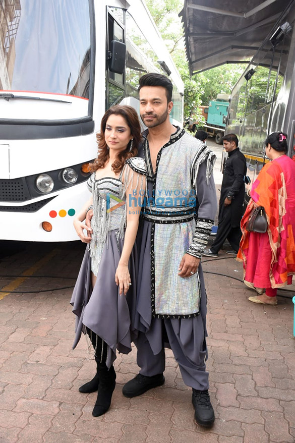 photos ankita lokhande and her husband pose for photographs on sets of the show smart jodi 2