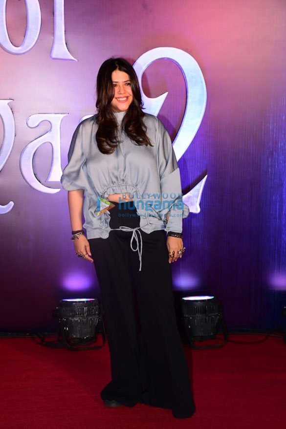photos celebrities snapped attending the premiere of bhool bhulaiyaa 2 000000 2