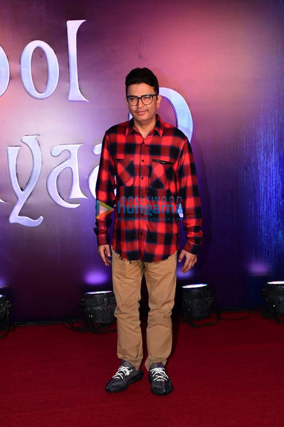 photos celebrities snapped attending the premiere of bhool bhulaiyaa 2 14